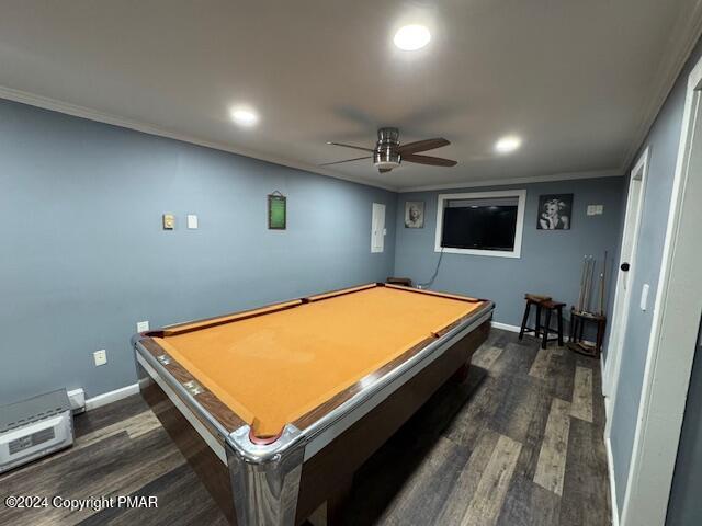 playroom featuring baseboards, dark wood-style flooring, a ceiling fan, and crown molding