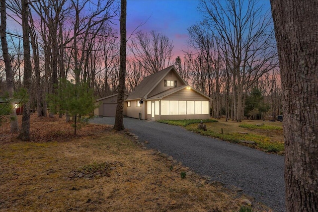 view of front of property featuring a garage