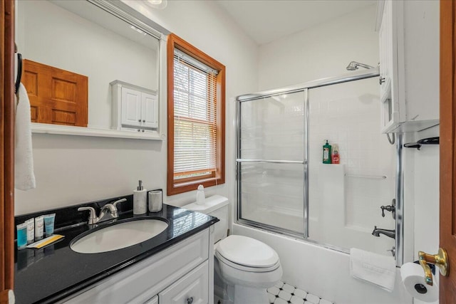 392 Hemlock Dr, Tobyhanna, PA 18466 - full bath featuring vanity, toilet, and combined bath / shower with glass door