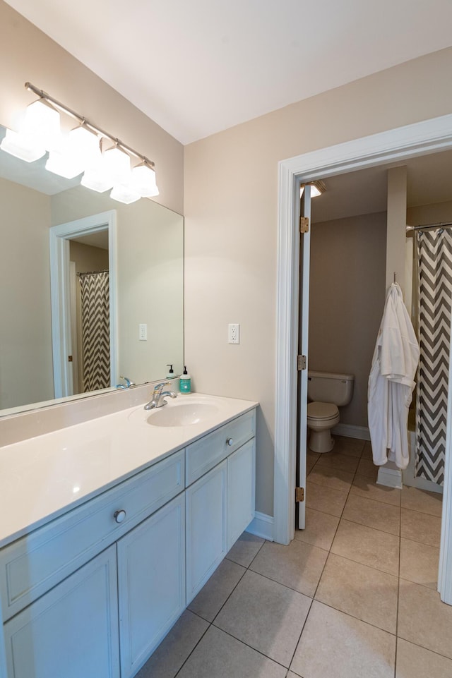49 Central Dr, Easton, PA 18045 - full bath featuring toilet, vanity, tile patterned flooring, and baseboards