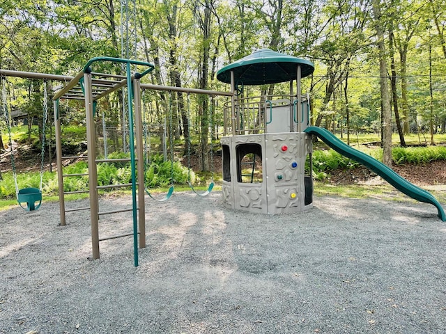 2383 Eagle Path, Bushkill, PA 18324 - view of communal playground
