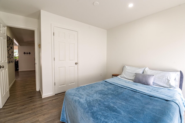 1555 Longleaf Dr, Effort, PA 18330 - bedroom featuring wood finished floors and recessed lighting