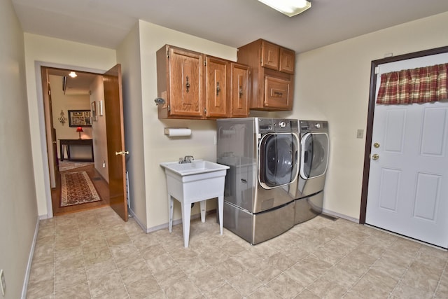 122 Mcmichaels Ct, Stroudsburg, PA 18360 - laundry room featuring washer and dryer and cabinet space