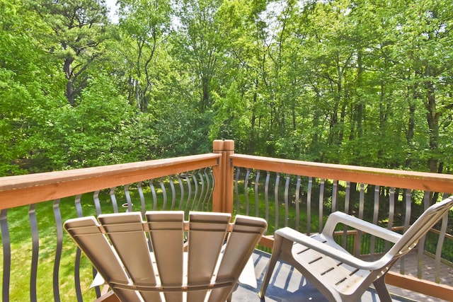 122 Mcmichaels Ct, Stroudsburg, PA 18360 - view of deck