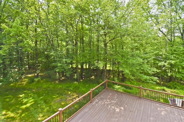 122 Mcmichaels Ct, Stroudsburg, PA 18360 - view of deck