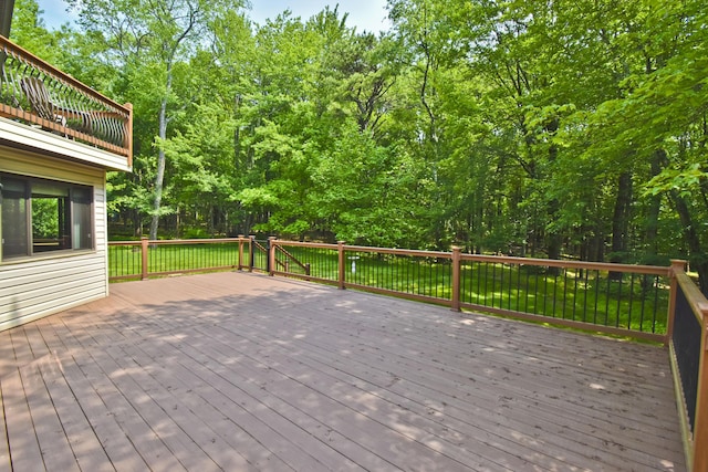 122 Mcmichaels Ct, Stroudsburg, PA 18360 - view of wooden deck