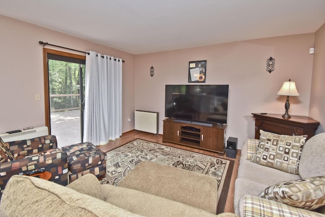122 Mcmichaels Ct, Stroudsburg, PA 18360 - living area featuring wood finished floors