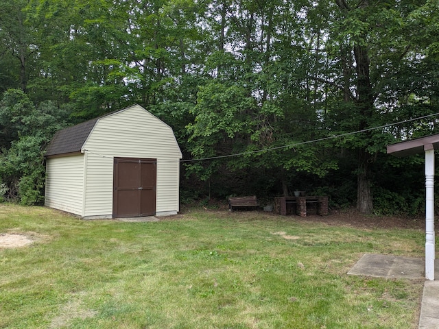124 Sterling Valley Rd, Kunkletown, PA 18058 - view of grassy yard with a shed