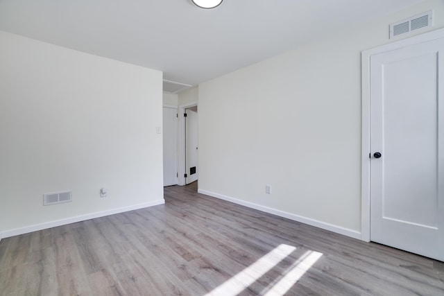 171 Knob Rd, Mount Pocono, PA 18344 - spare room with baseboards, visible vents, and wood finished floors