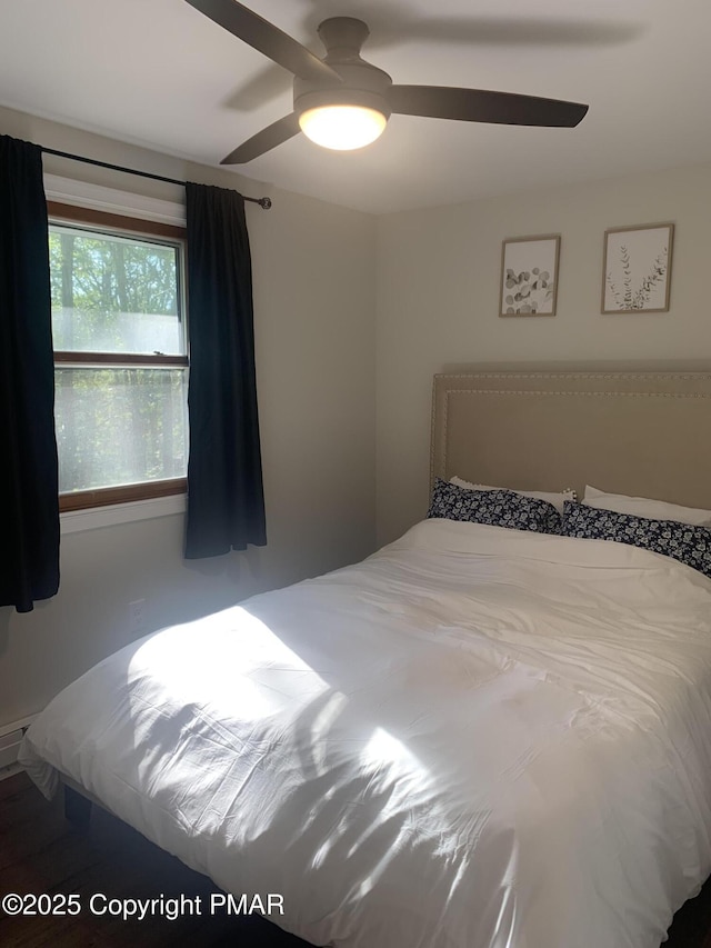 bedroom featuring a ceiling fan