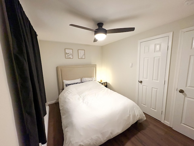 1085 Maple Lake Dr, Bushkill, PA 18324 - bedroom featuring dark wood finished floors and a ceiling fan