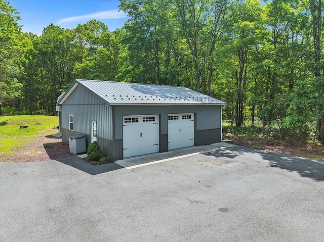 84 Deer View Dr, Jim Thorpe, PA 18229 - detached garage featuring a forest view