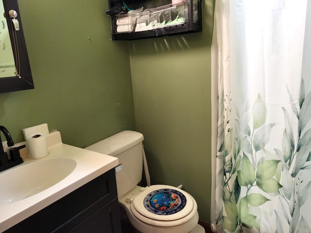 74 Split Rock Rd, Lake Harmony, PA 18624 - bathroom with toilet, vanity, and a shower with shower curtain