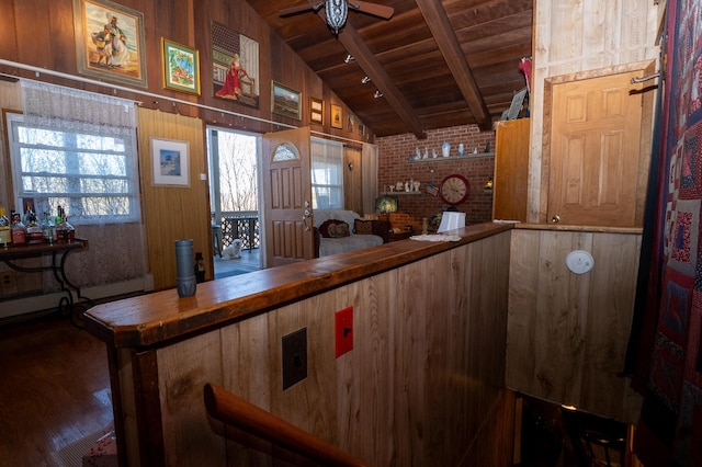 3193 Pine Ridge Dr, Bushkill, PA 18324 - welcome area with a ceiling fan