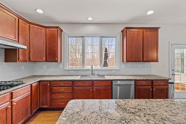 255 Rising Meadow Way E, Stroudsburg, PA 18302 - kitchen featuring stainless steel dishwasher, black gas stovetop, light wood-style floors, backsplash, and recessed lighting