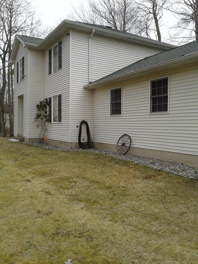 2852 Oak View Ln, Tobyhanna, PA 18466 - view of property exterior featuring a lawn