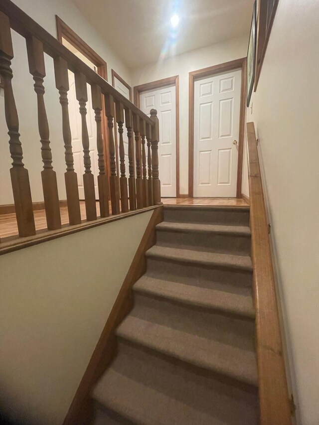 2852 Oak View Ln, Tobyhanna, PA 18466 - view of staircase