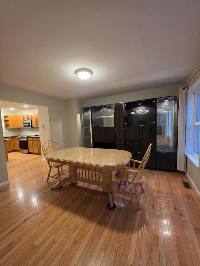 210 Grouse Run, Cresco, PA 18326 - dining area featuring light wood finished floors and baseboards