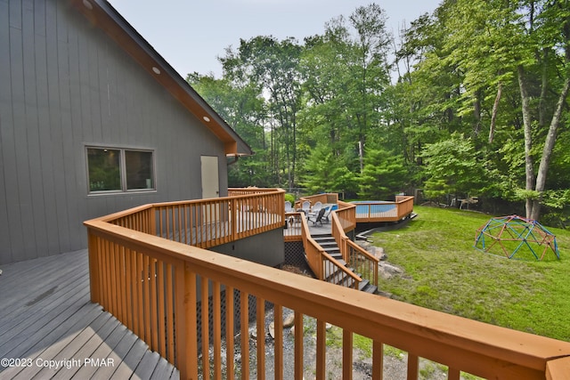 386 Camelback Rd, Tannersville, PA 18372 - deck with a yard