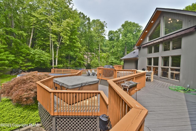 386 Camelback Rd, Tannersville, PA 18372 - deck with a covered hot tub