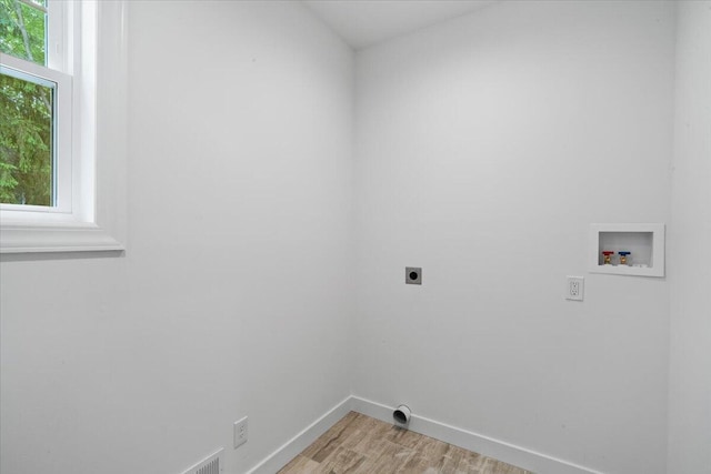 156 Crabapple Ln, Kunkletown, PA 18058 - laundry room featuring electric dryer hookup, light wood finished floors, and washer hookup