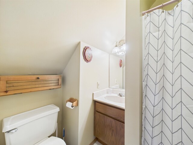 199 Wyomissing Dr, Pocono Lake, PA 18347 - full bathroom with vanity, toilet, and a shower with shower curtain