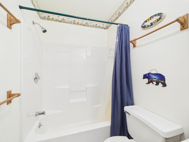 199 Wyomissing Dr, Pocono Lake, PA 18347 - full bath with shower / bath combo with shower curtain and toilet