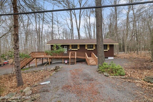 Listing photo 3 for 145 Mountain View Dr, Pocono Lake PA 18347