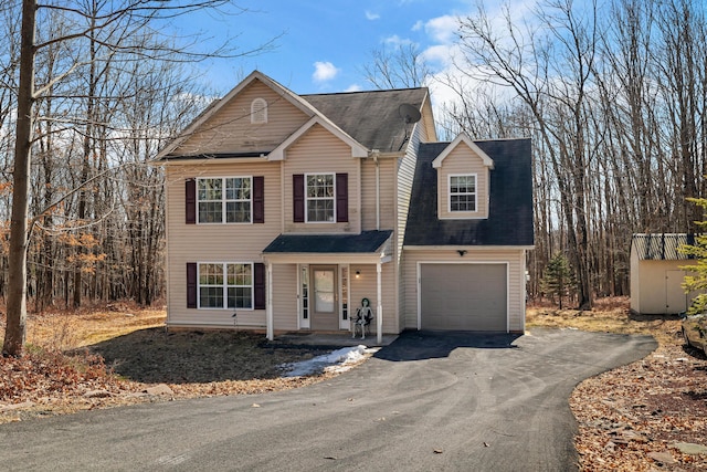 view of front facade with driveway