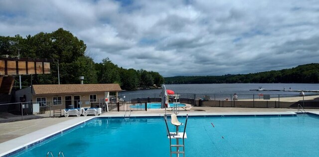 202 Deerfield Rd, Lake Ariel, PA 18436