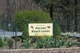 105646L Spring Ct, Bushkill, PA 18324 - exterior space