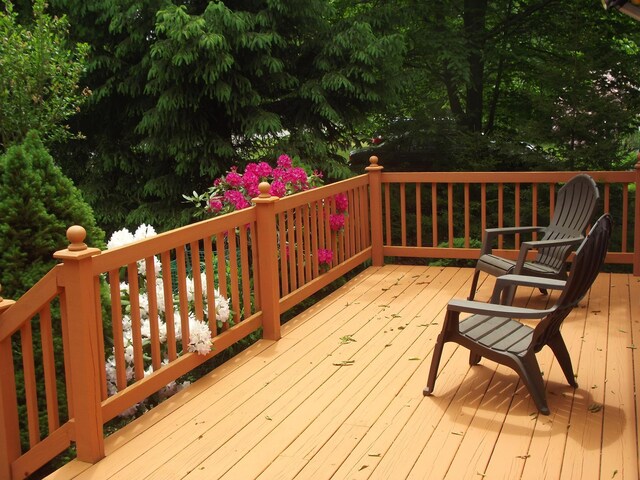 7724 Apple Ln, Tobyhanna, PA 18466 - view of wooden terrace