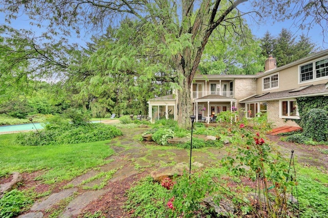 938 Meadow Cir, Bethlehem, PA 18017 - view of yard with a balcony