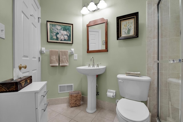 117 Morning Side Ter, East Stroudsburg, PA 18302 - full bathroom featuring toilet, baseboards, tile patterned flooring, visible vents, and tiled shower