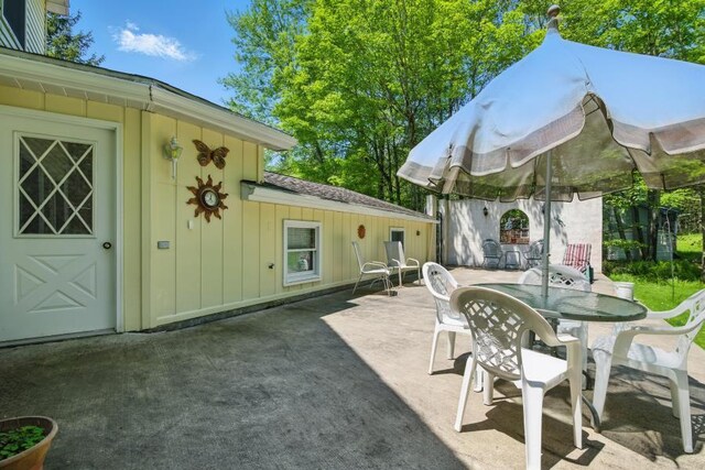 5153 Cresco Dr, Pocono Lake, PA 18347 - view of patio featuring outdoor dining space
