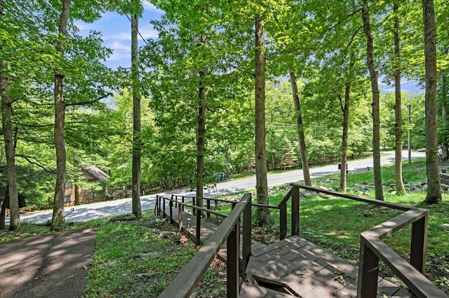 6061 Decker Rd, Bushkill, PA 18324 - view of home's community