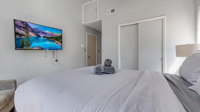 3206 Stonehenge Dr, East Stroudsburg, PA 18301 - bedroom with a closet and visible vents