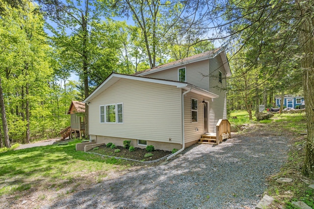 410 Sunset Forest Dr, Hawley, PA 18428 - view of side of home