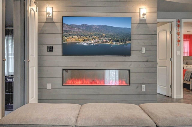 detailed view of wooden walls and a fireplace