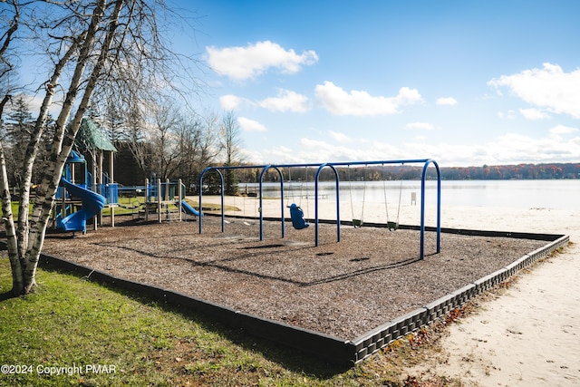 256 Owassa Dr, Pocono Lake, PA 18347