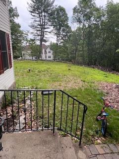 60 Arbutus Ln, East Stroudsburg, PA 18302 - view of yard