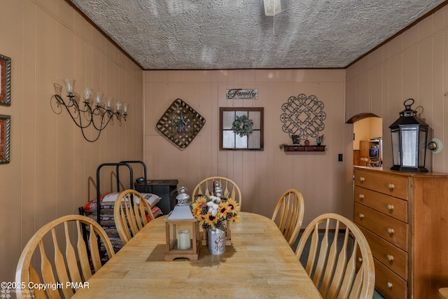 3310 Hazen Ave, Roseto, PA 18013 - dining area featuring crown molding