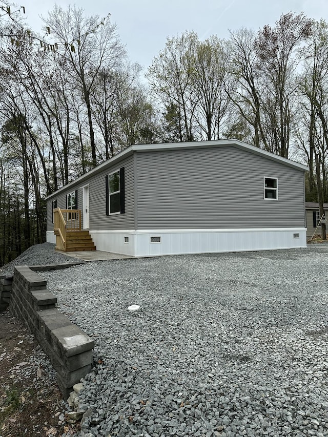 132 Spruce St, Greentown, PA 18426 - view of side of property with crawl space