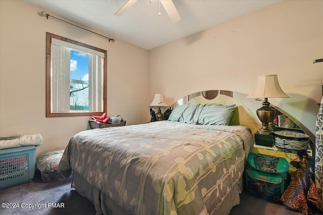 bedroom featuring carpet floors and a ceiling fan