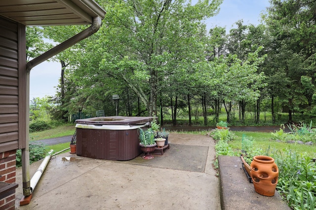 5245 Glenbrook Rd, Stroudsburg, PA 18360 - view of patio / terrace with a hot tub