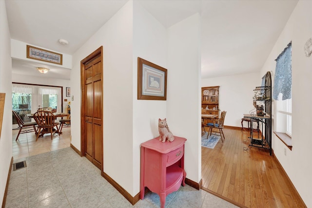 146 Bernadette Dr, Dingmans Ferry, PA 18328 - hall featuring baseboards