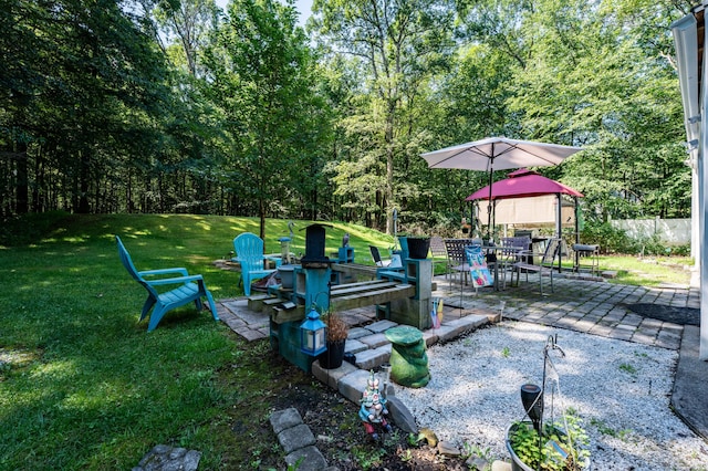 9 Hickory Dr, East Stroudsburg, PA 18301 - view of grassy yard featuring a patio