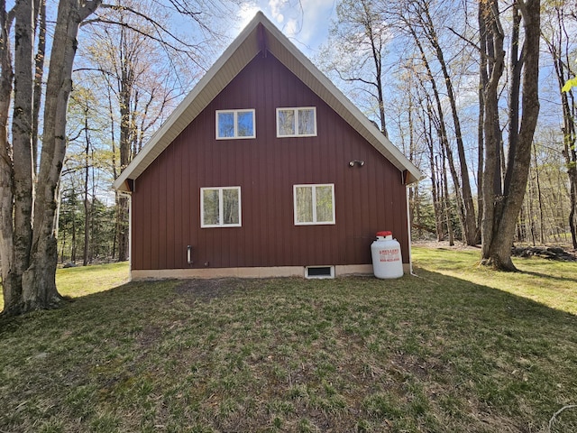 130 Michigana Dr, Pocono Lake, PA 18347 - view of side of property featuring a yard