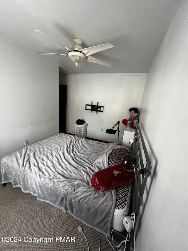 bedroom with carpet flooring and ceiling fan