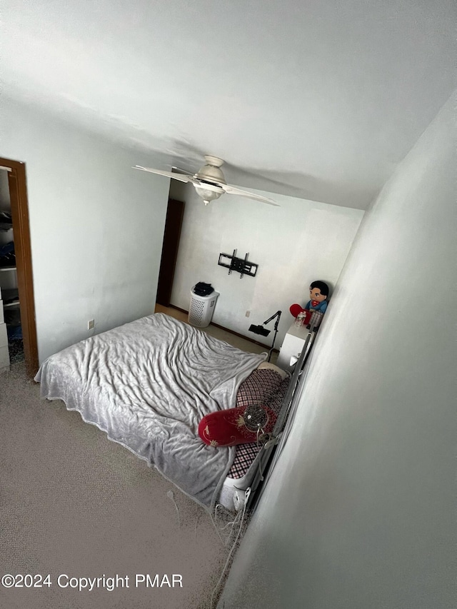 bedroom featuring a ceiling fan